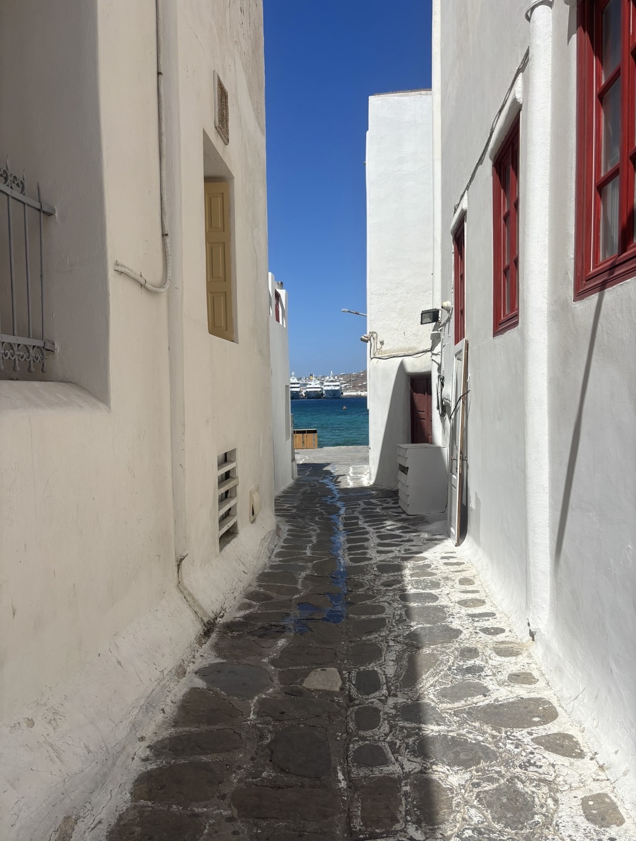 Whitewashed alleys of Mykonos Town